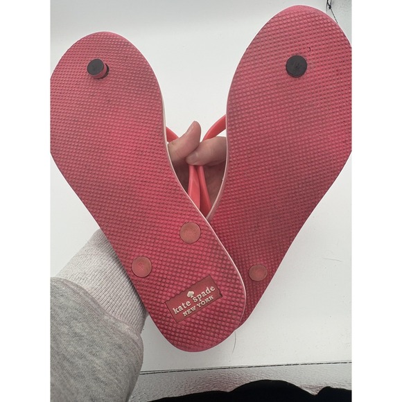 Kate Spade Shoes Womens Size 7 Pink Pineapple Flip Flop Sandals Bow Rubber - Picture 4 of 5